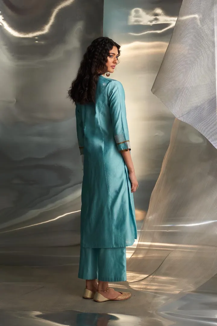 Mis'r Embroidered V-Neck Kurta Set