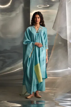 Mis'r Embroidered V-Neck Kurta Set